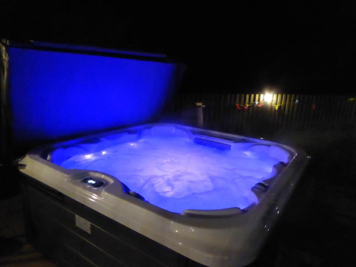 South View Country House Sleeps 12 - Hot Tub - Views Henley-in-Arden Exterior photo